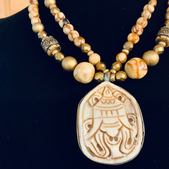 Handmade Vintage CARVED BONE - TIGER CORAL STATEMENT NECKLACE ⭐️NEW CONDITION - Picture 2 of 9